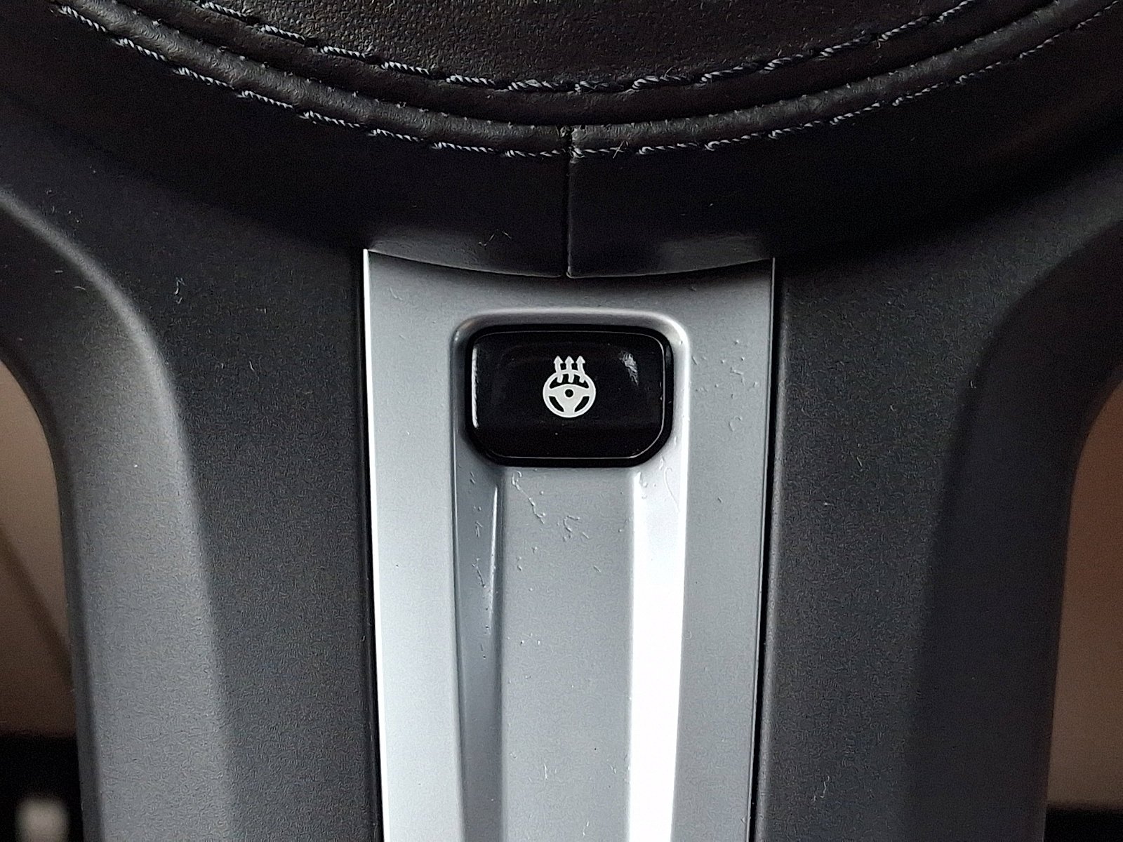Used 2023 Black Sapphire Metallic BMW 540i xDrive image 27