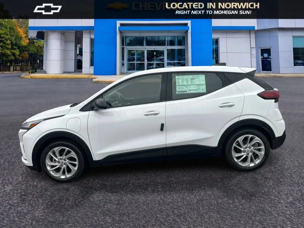 New 2027 Summit White Chevrolet LT image 8