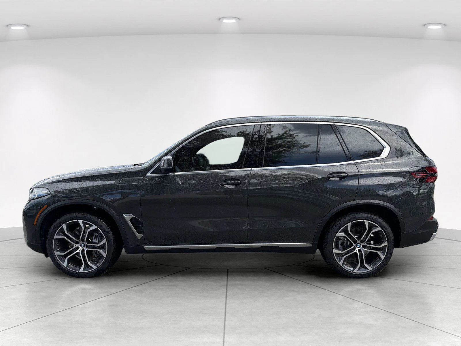 New 2026 Dravit Grey Metallic BMW sDrive40i image 7