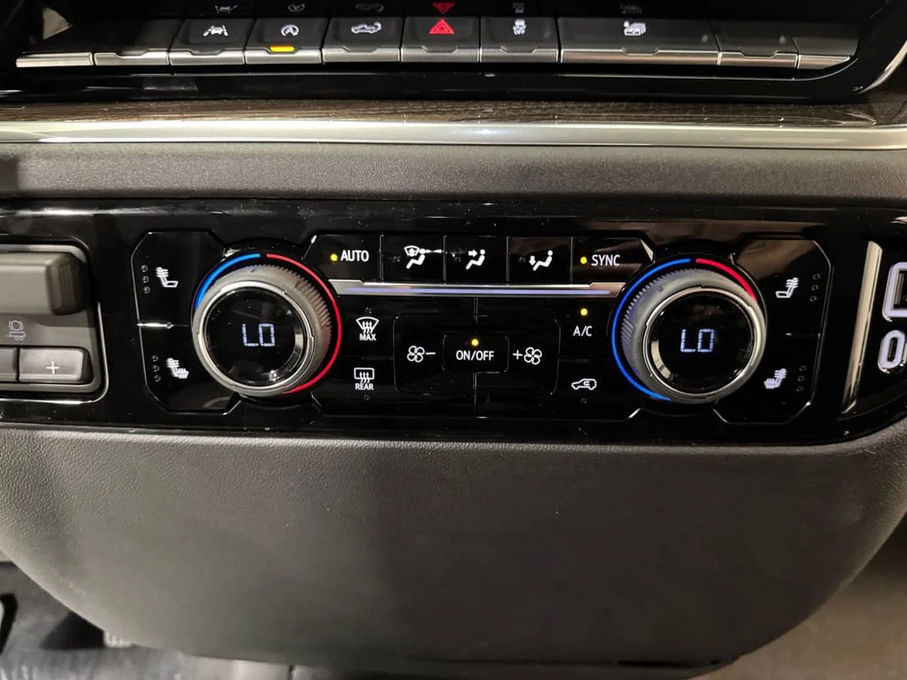 New 2026 Summit White Chevrolet LT (2FL) image 14