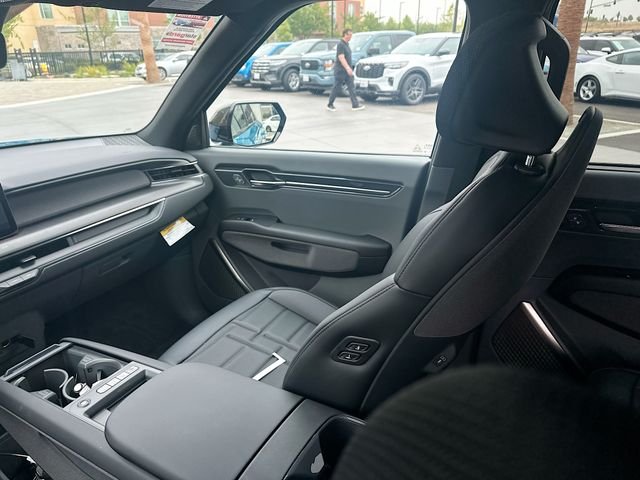 New 2026 Ocean Blue Kia Land AWD image 25