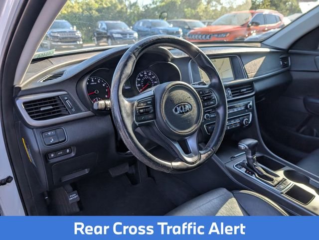 Used 2016 White Kia LX image 30
