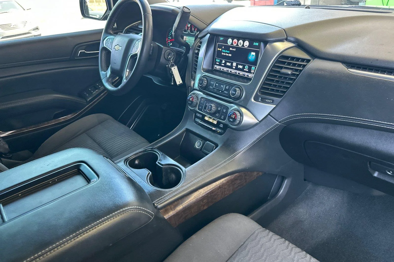 Used 2016 Silver Ice Metallic Chevrolet LS image 17