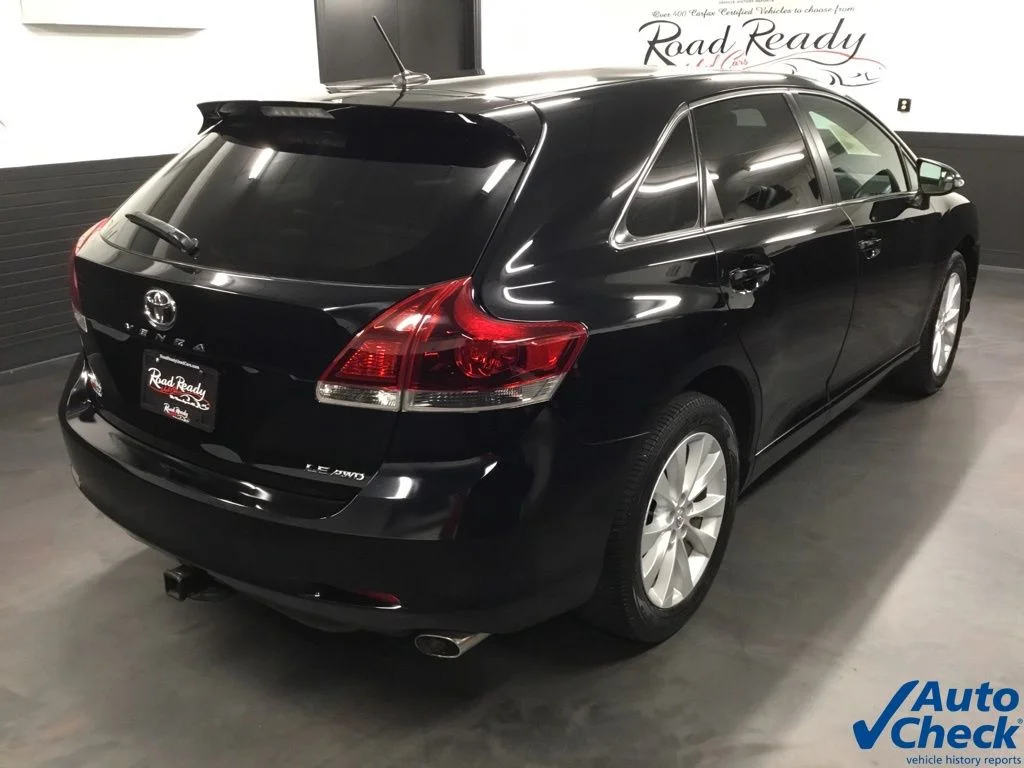 Used 2014 Black Toyota LE image 11