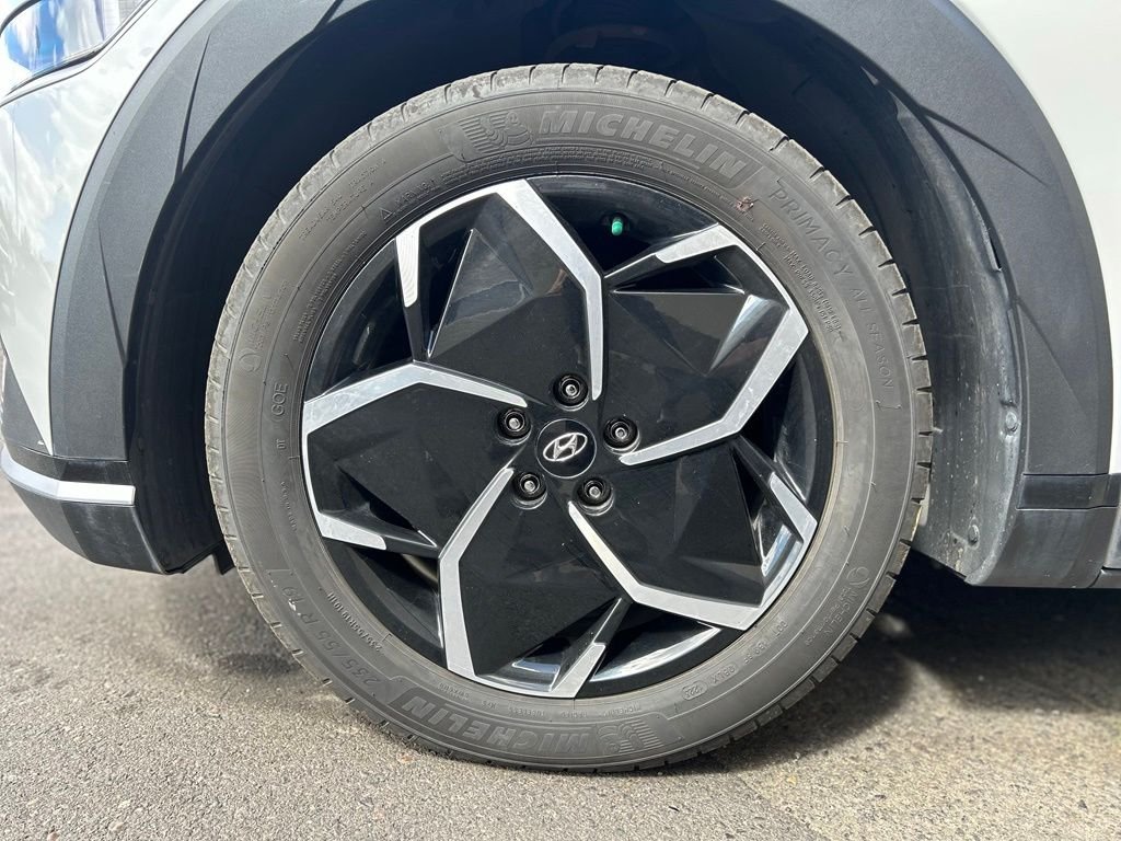 Used 2023 Gray Hyundai SEL image 10