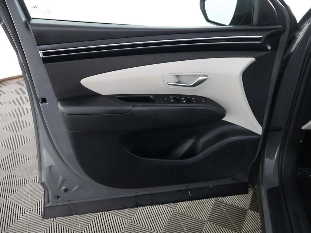 Used 2024 Gray Hyundai SEL image 23