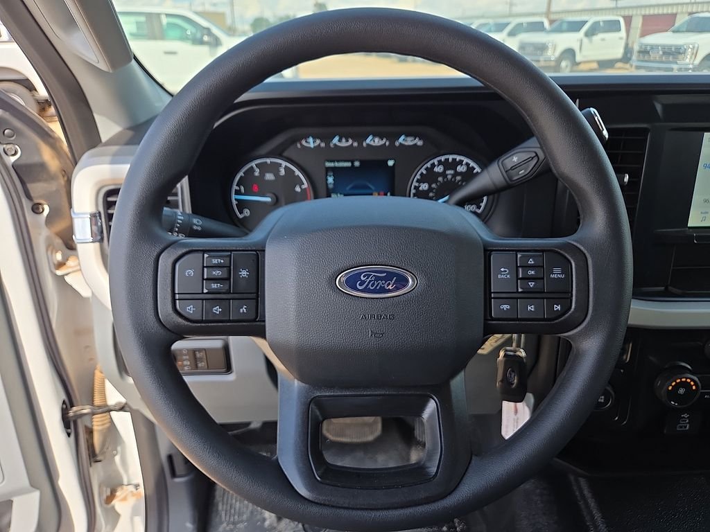 2025 Ford F-350 Super Duty Chassis Cab XL - Photo 20