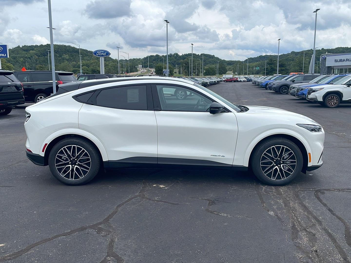 New 2026 Star White Metallic Tri-Coat Ford Premium image 6