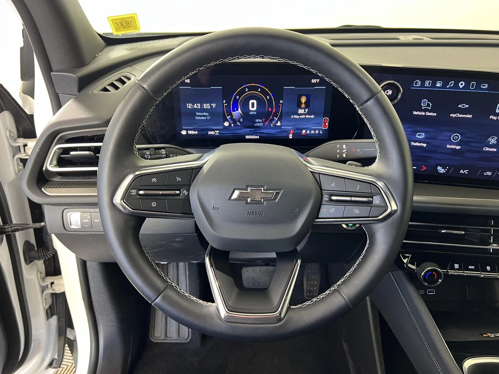 Used 2025 Summit White Chevrolet AWD LT image 7