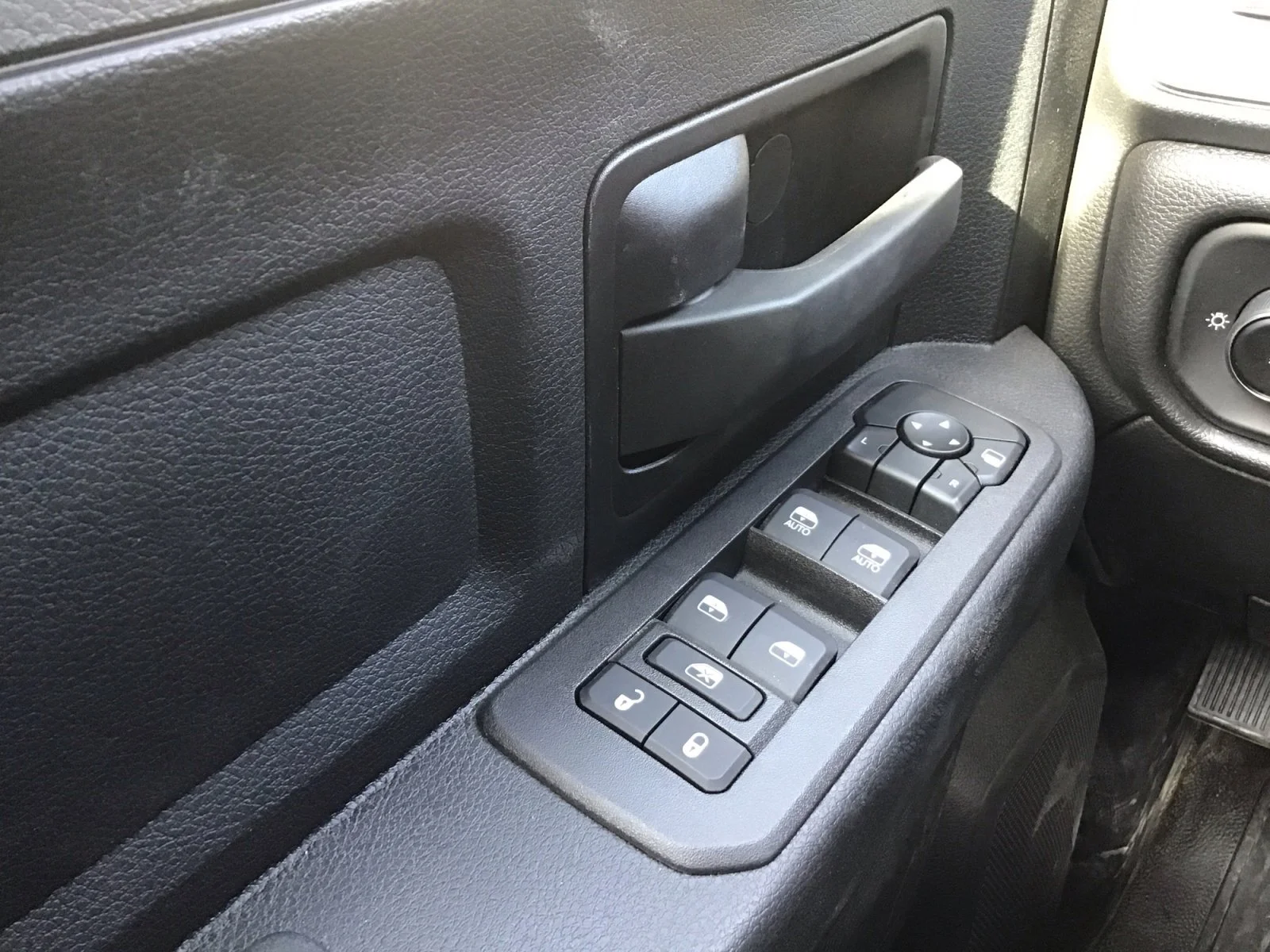 2026 RAM 3500 Chassis Tradesman - Photo 23