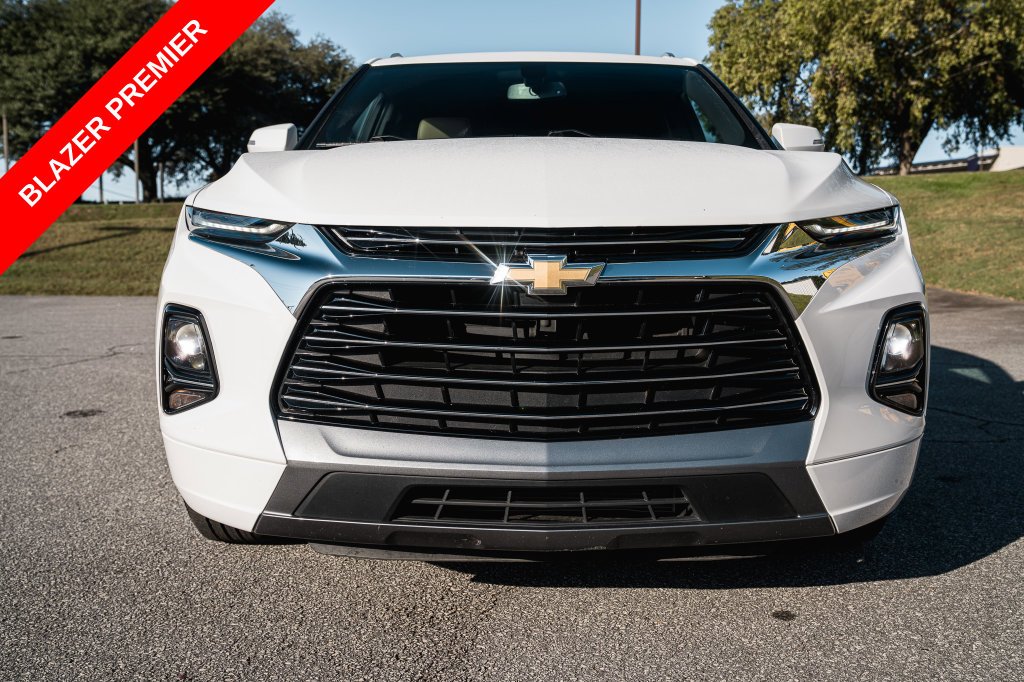 Used 2019 Summit White Chevrolet Premier image 2