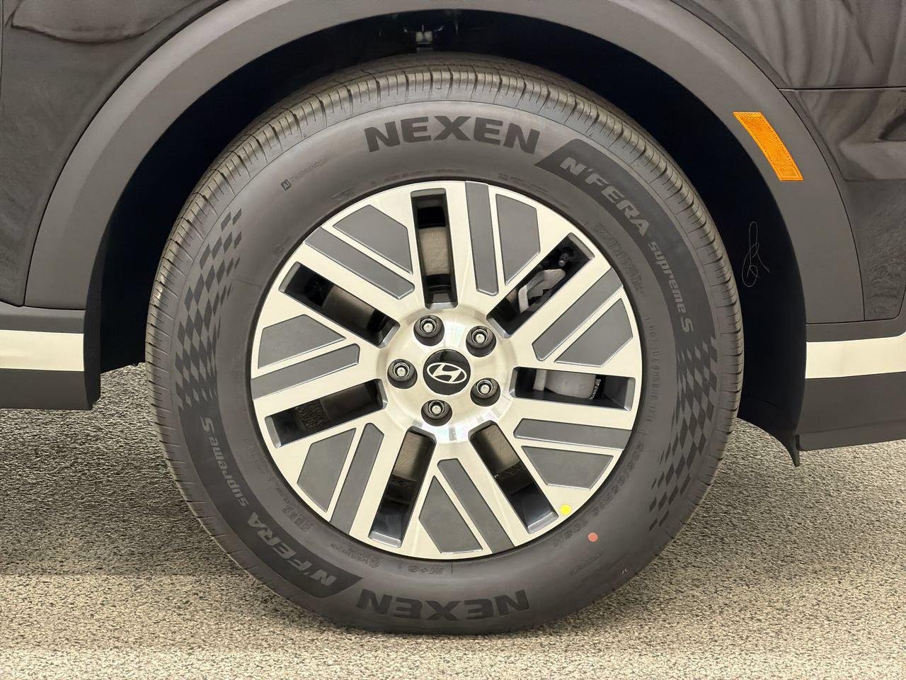 New 2026 Abyss Black Pearl Hyundai SEL 7P image 10