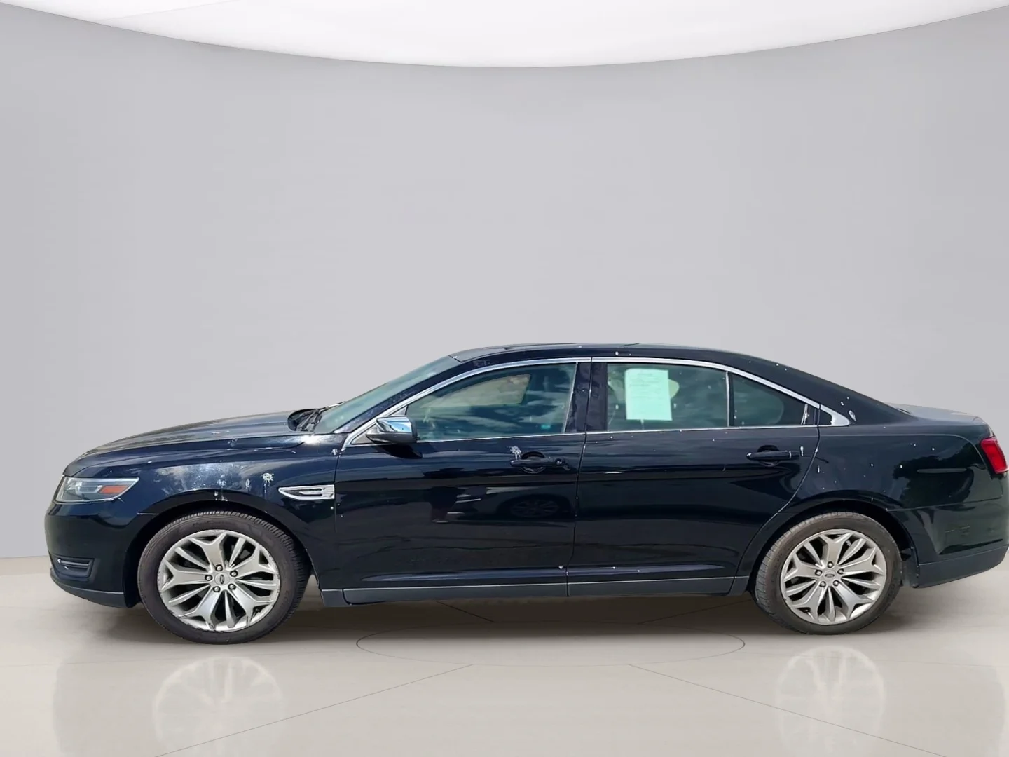 Used 2016 Black Ford LIMITED image 2