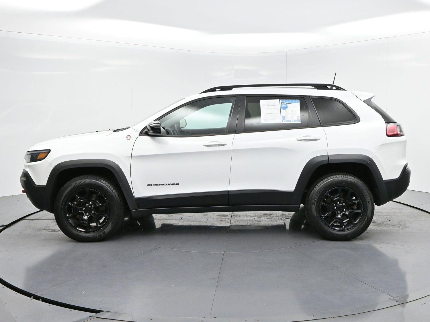 Used 2022 White Jeep Trailhawk image 4