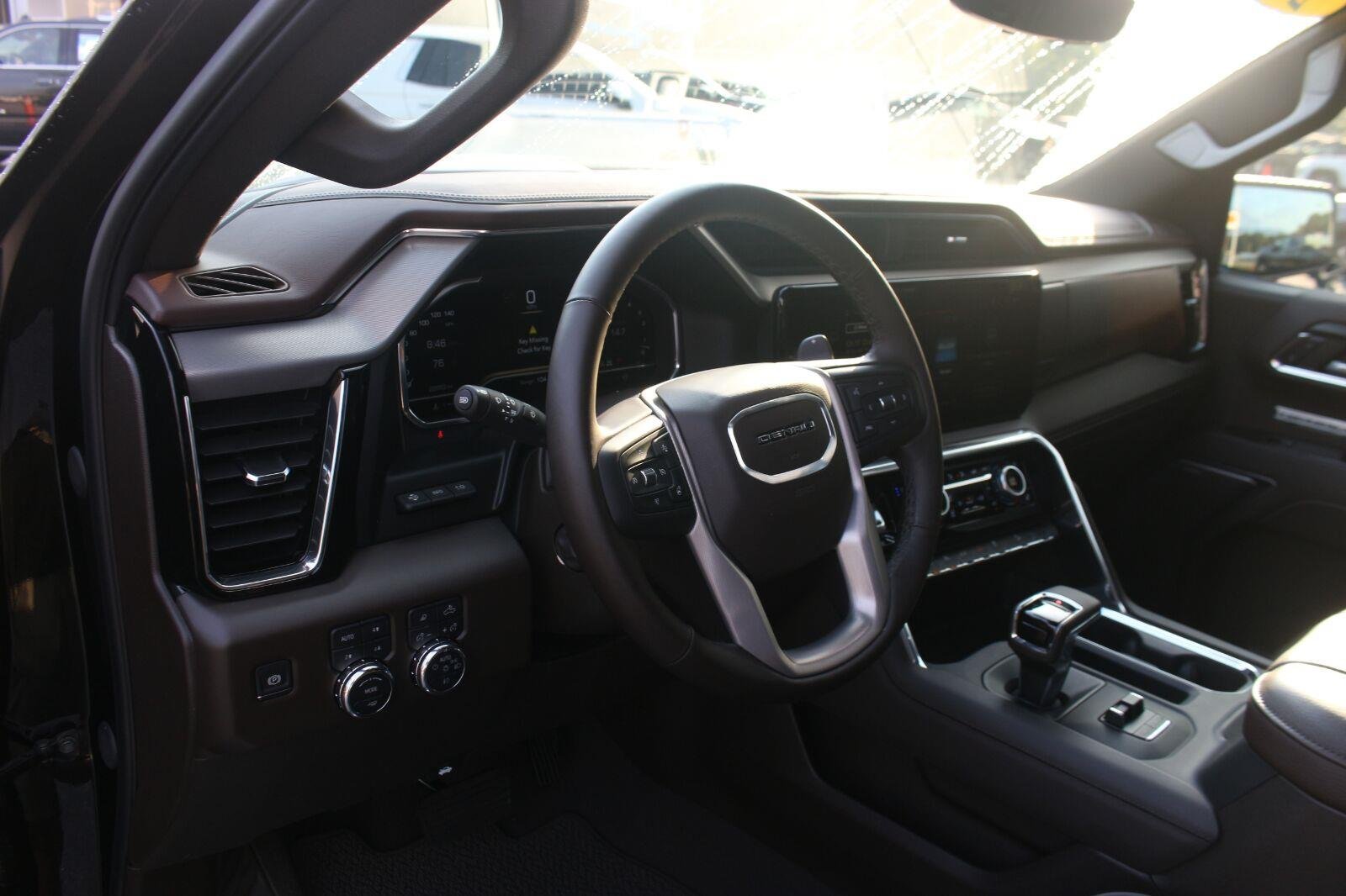 Used 2025 Onyx Black GMC Denali image 15