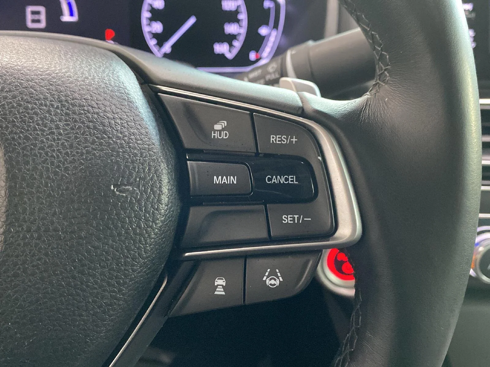 Used 2018 Modern Steel Metallic Honda Touring image 32