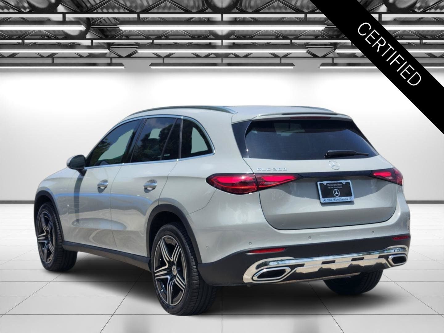 Certified Used 2026 MANUFAKTUR Alpine Gray Mercedes-Benz GLC 300 image 7