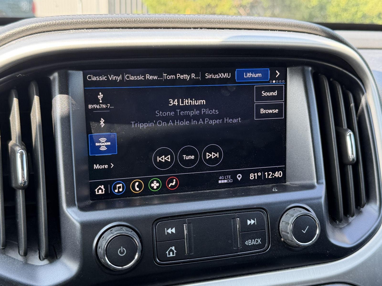 Used 2020 Blue Emerald Metallic GMC 4WD SLE image 9