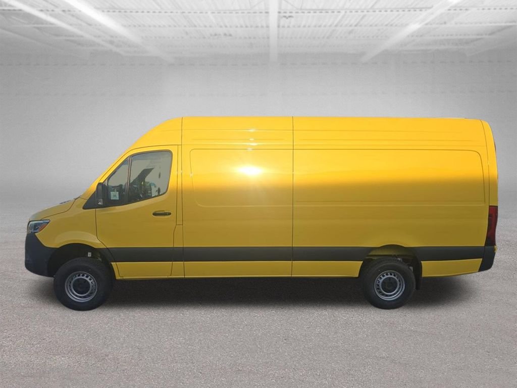 New 2026 calcite yellow Mercedes-Benz Cargo 170 WB image 2