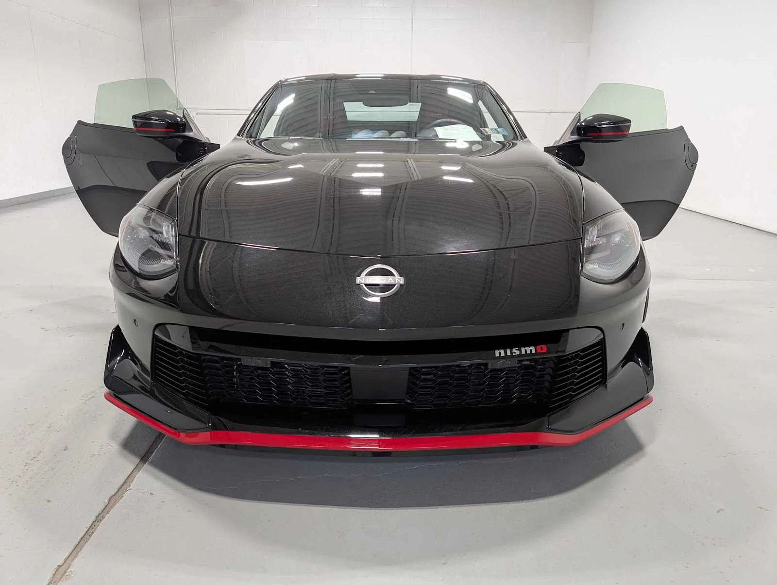 Used 2024 Black Diamond Pearl Nissan NISMO image 15