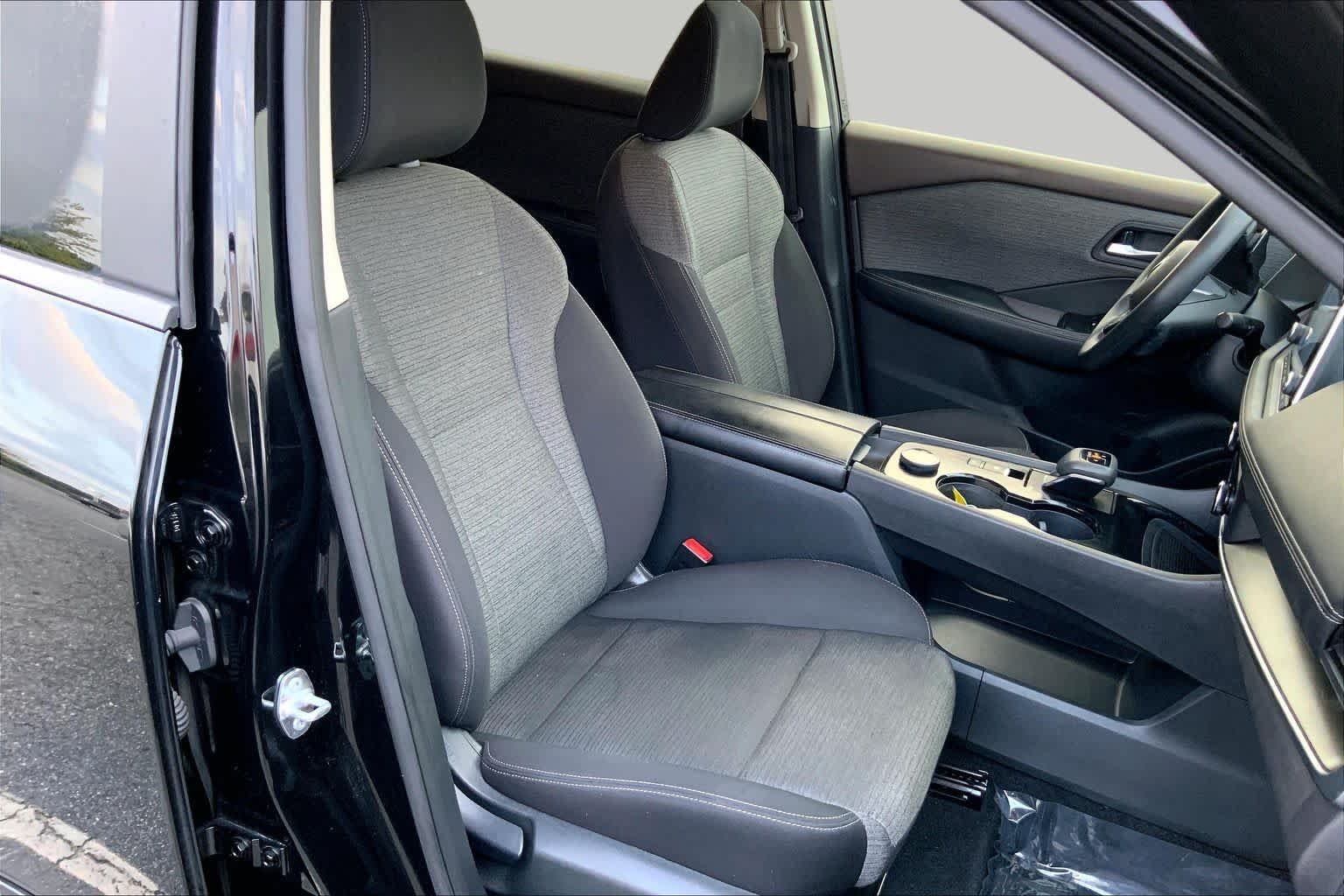 Used 2023 Super Black Nissan SV image 8