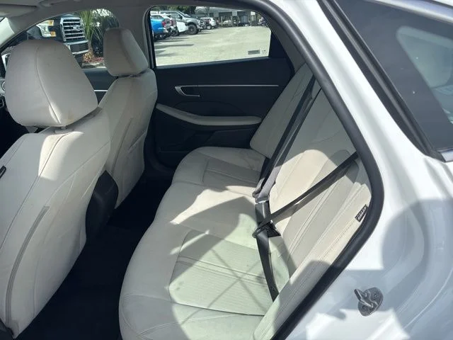 Used 2025 White Hyundai SEL image 10
