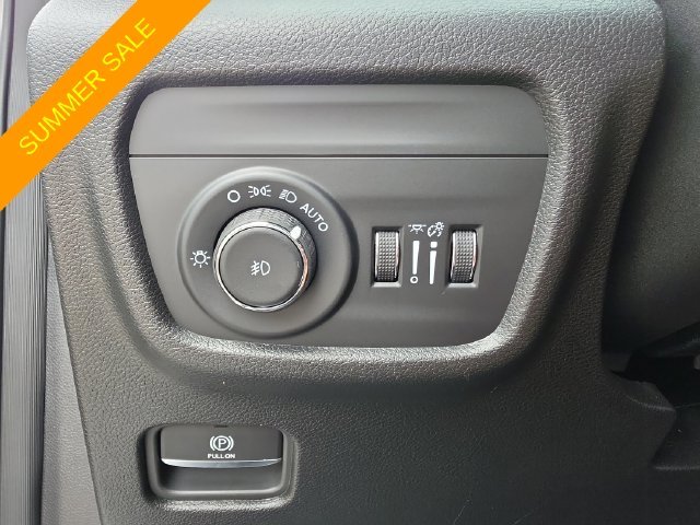 Certified Used 2025 Silver Jeep Limited image 21