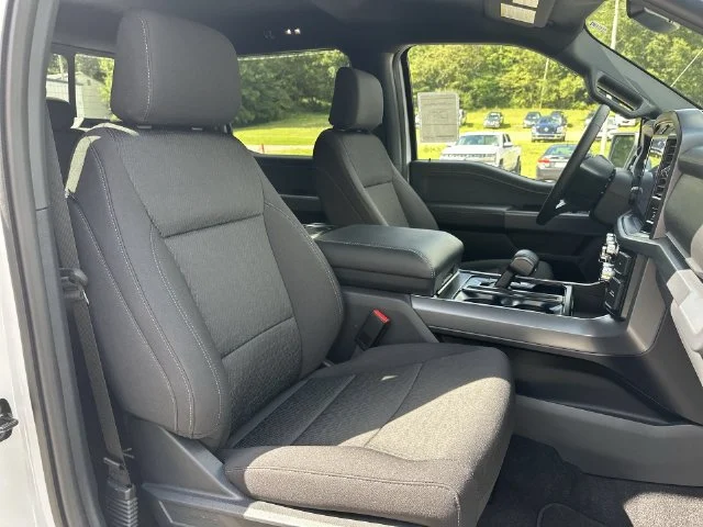 New 2026 Oxford White Ford XLT image 34