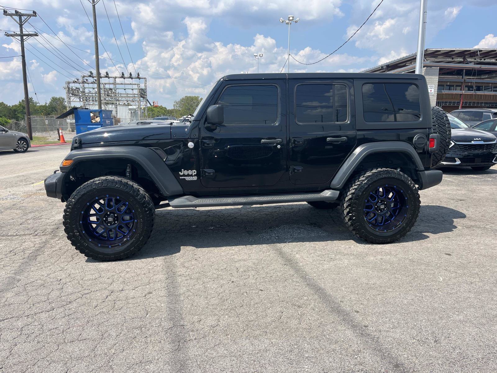 Used 2018 Black Clearcoat Jeep Sport S image 4