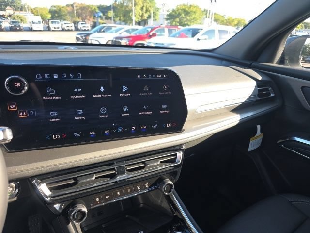 New 2027 Summit White Chevrolet LT image 21