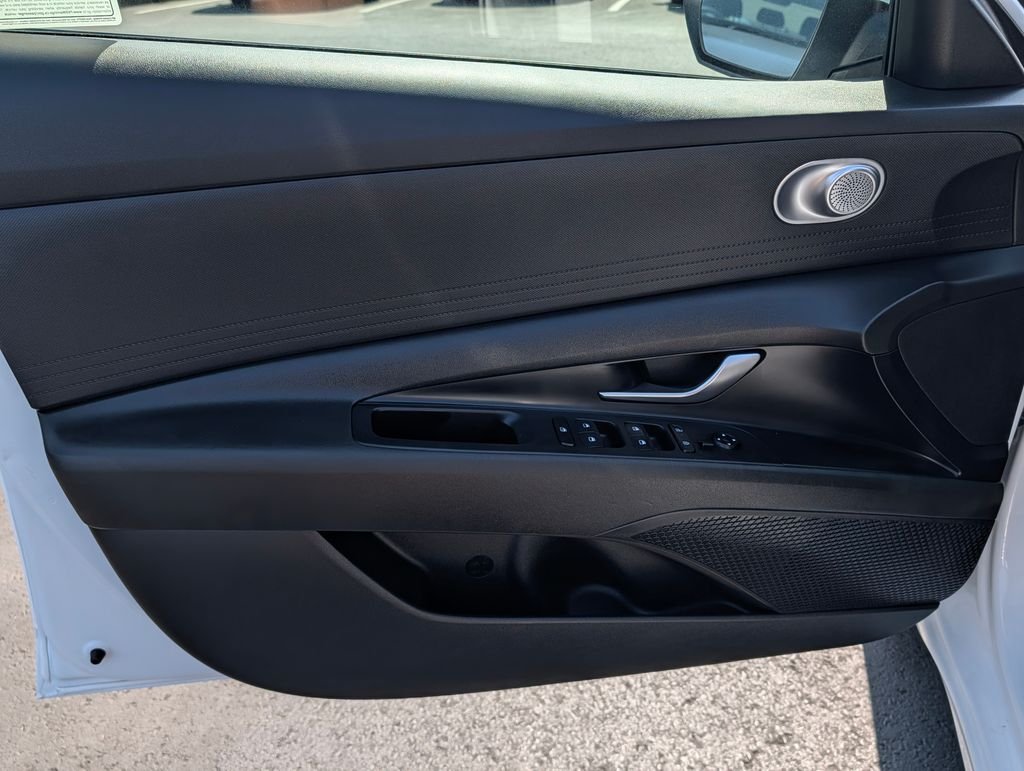 2024 Hyundai Elantra SEL - Photo 15