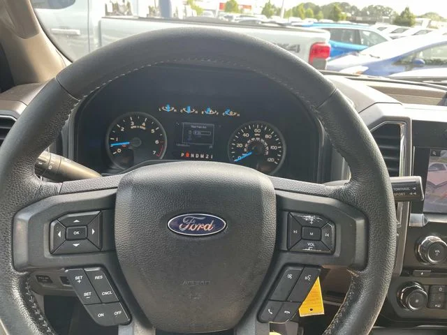 Used 2015 Silver Ford XLT image 36