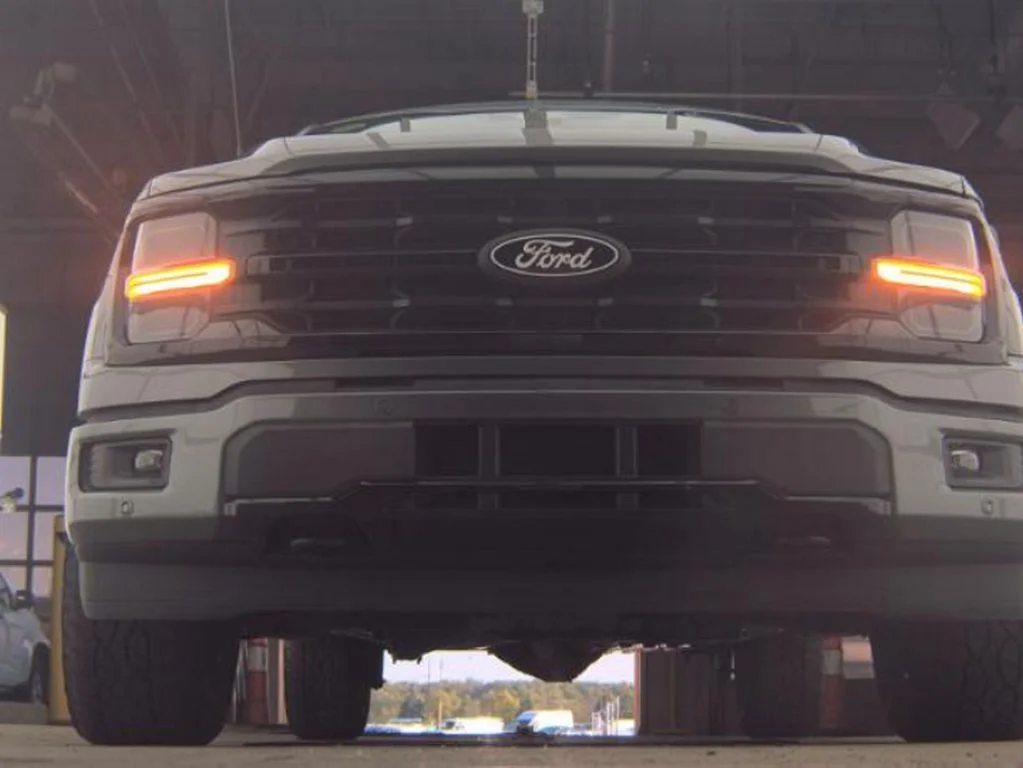Used 2024 Gray Metallic Ford XLT image 4