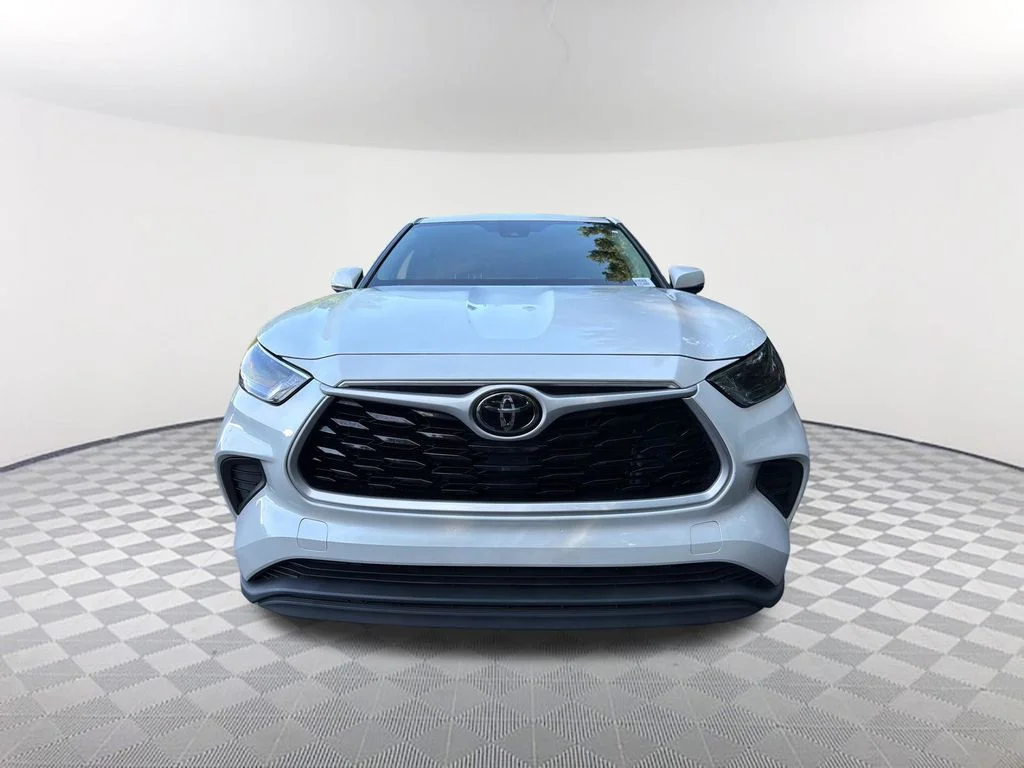 Used 2022 Beige Toyota L image 2