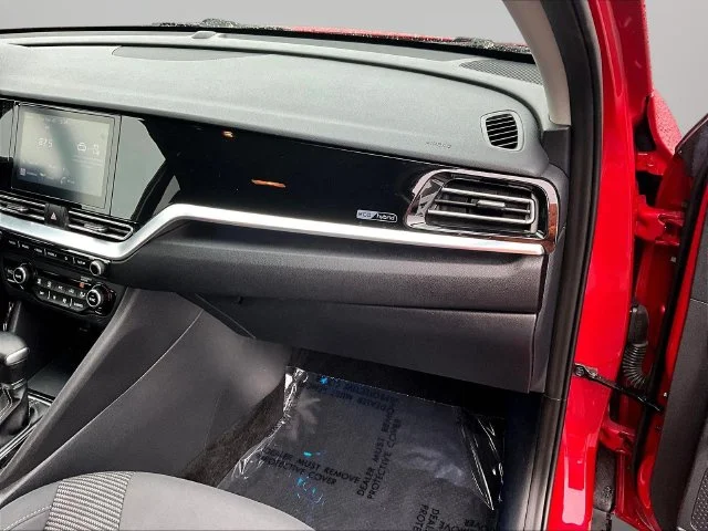 Used 2022 Red Kia LXS image 28