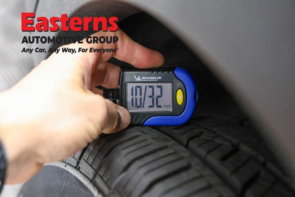 Used 2021 Gray Volvo Momentum image 25