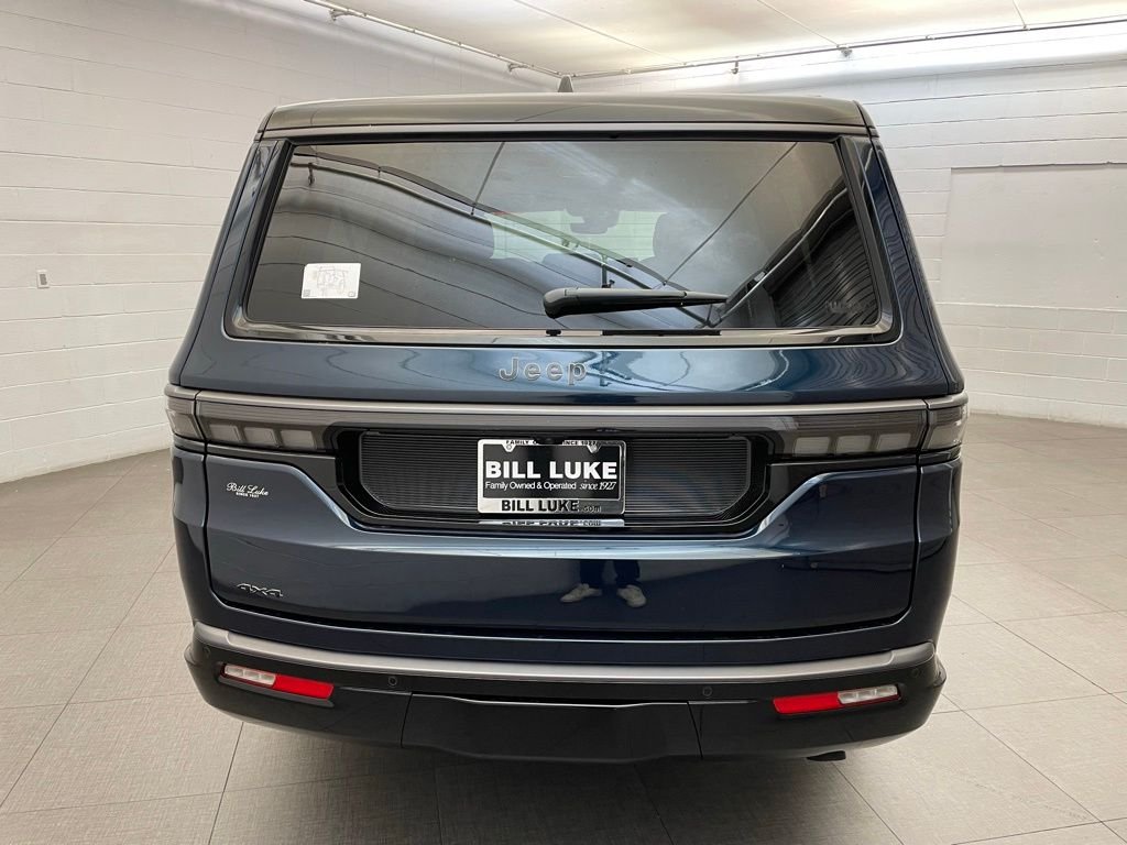 New 2026 Fathom Blue Pearl-Coat Exterior Paint (Late Availability) Jeep Summit Obsidian image 5