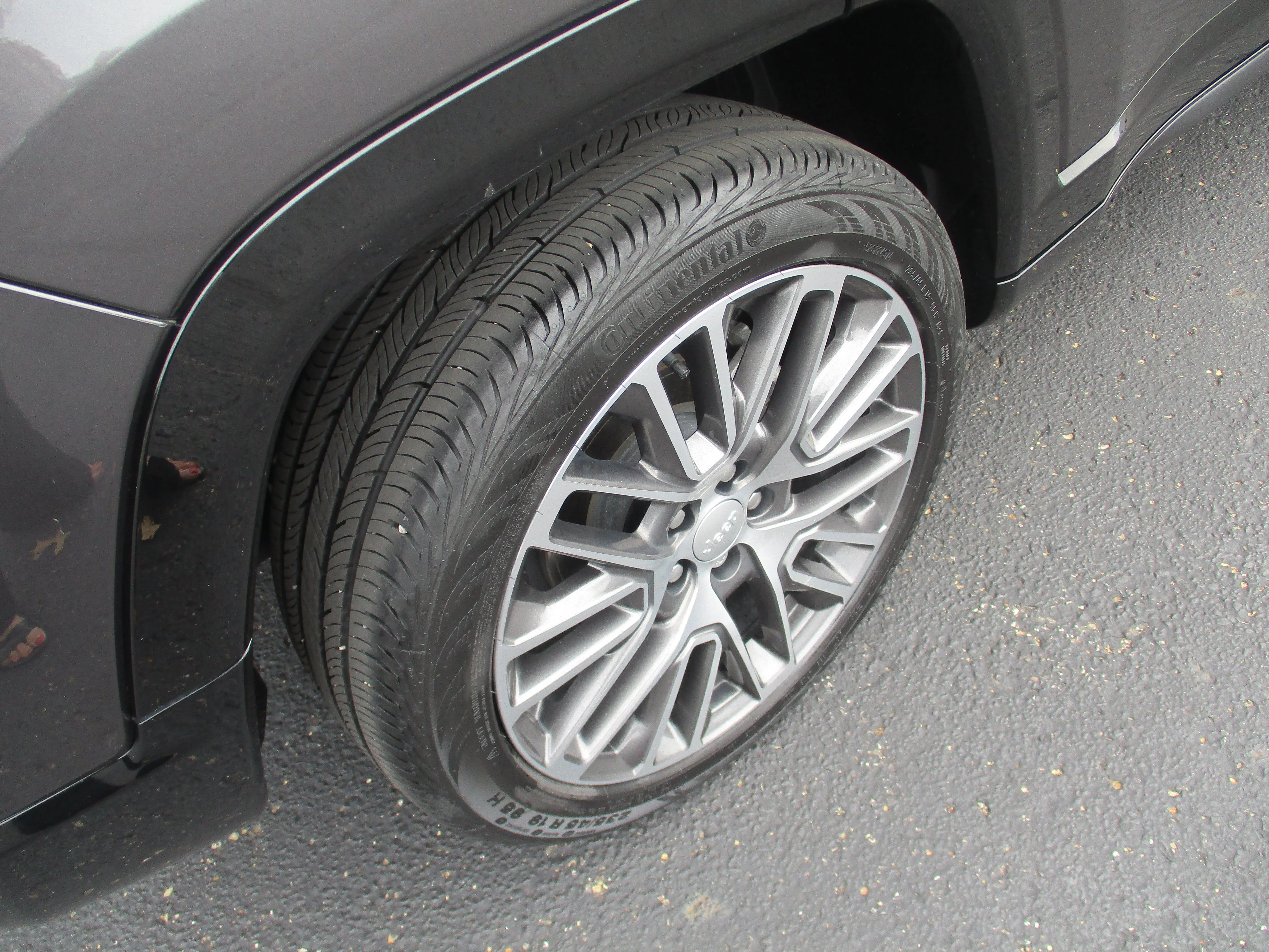 Used 2023 Granite Crystal Metallic Clearcoat Jeep Limited image 47