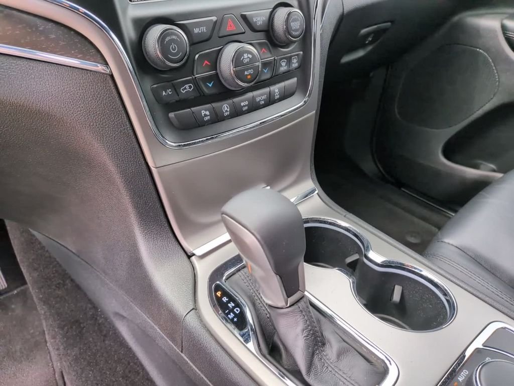 Certified Used 2018 Silver Jeep Limited image 24