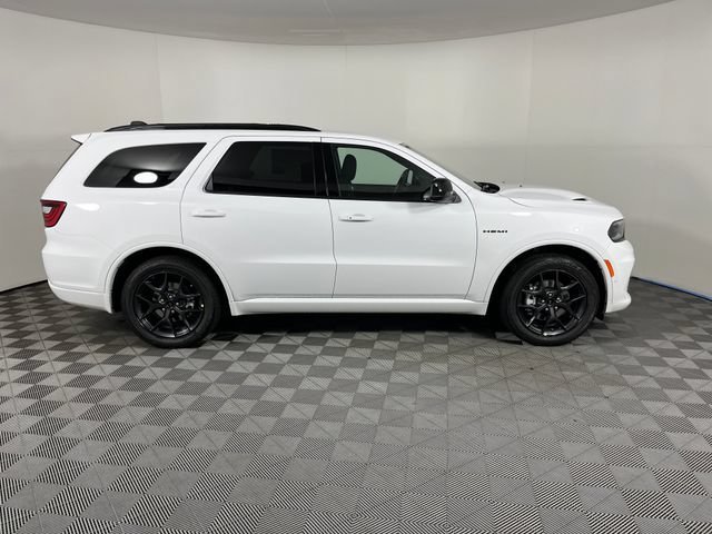 New 2026 White Knuckle Clear-Coat Exterior Paint Dodge GT HEMI V8 image 4
