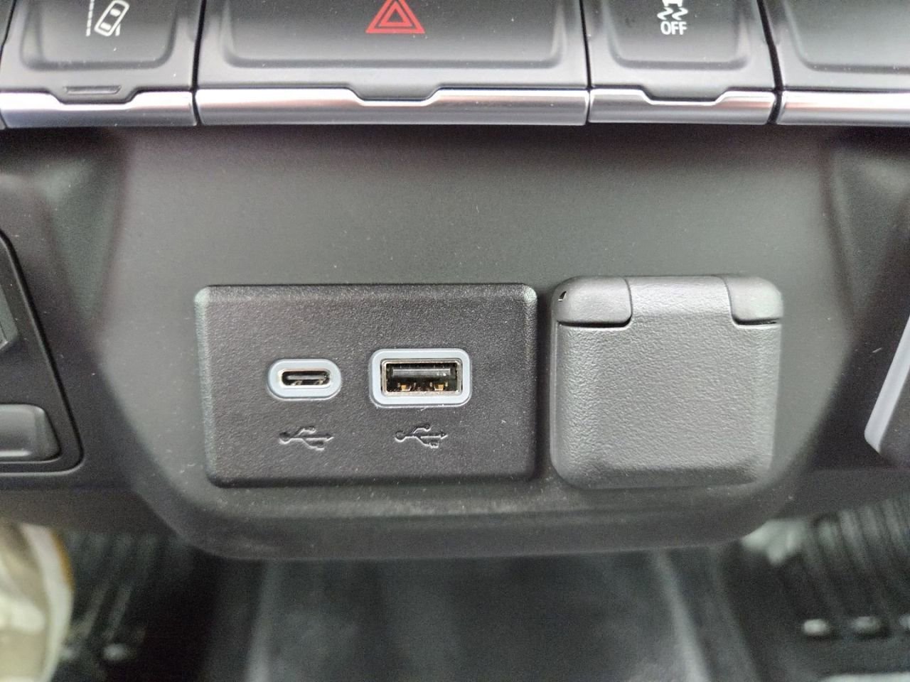 2026 GMC Sierra 3500HD Pro - Photo 8