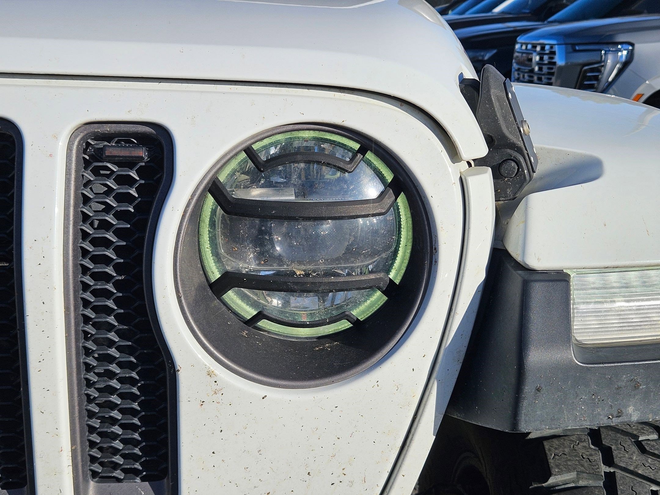 Used 2019 Bright White Clearcoat Jeep Rubicon image 10