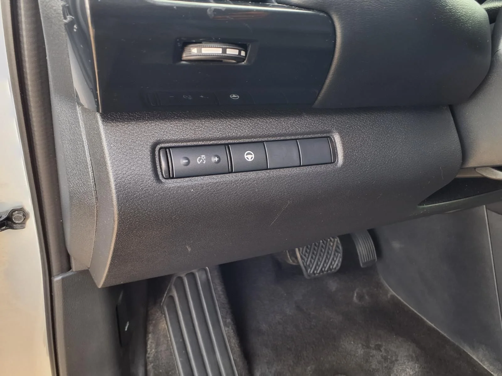 Used 2024 Silver Nissan SV image 14