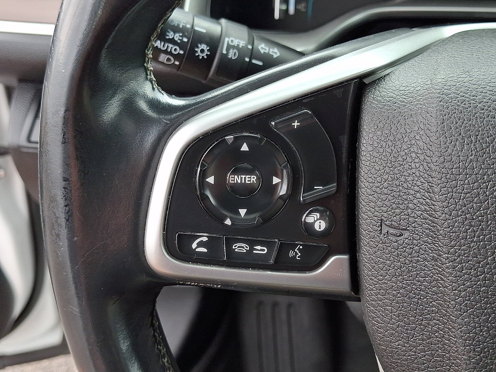 Used 2019 White Orchid Pearl Honda EX-L image 22