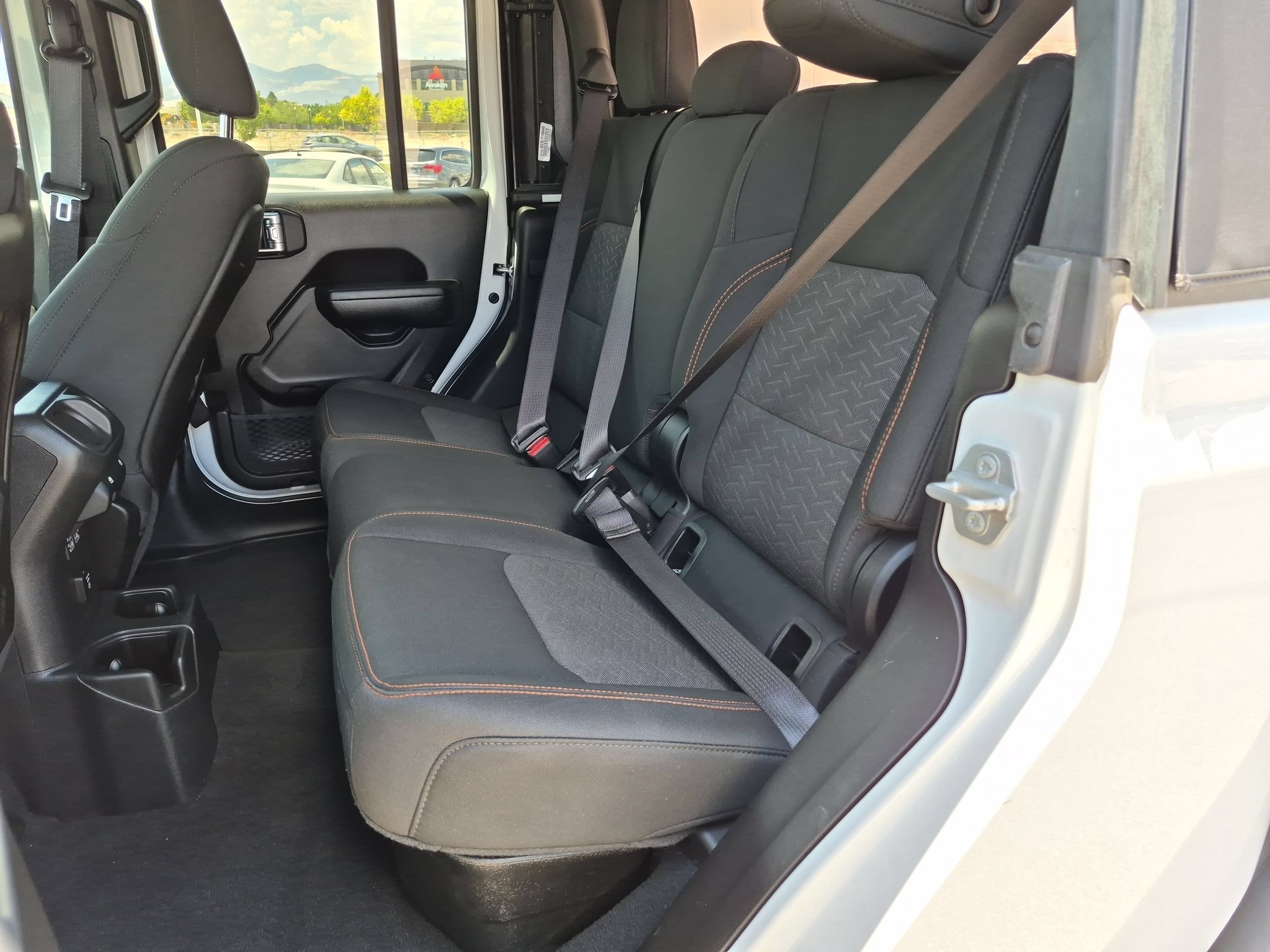 Used 2022 Bright White Clearcoat Jeep Mojave image 27