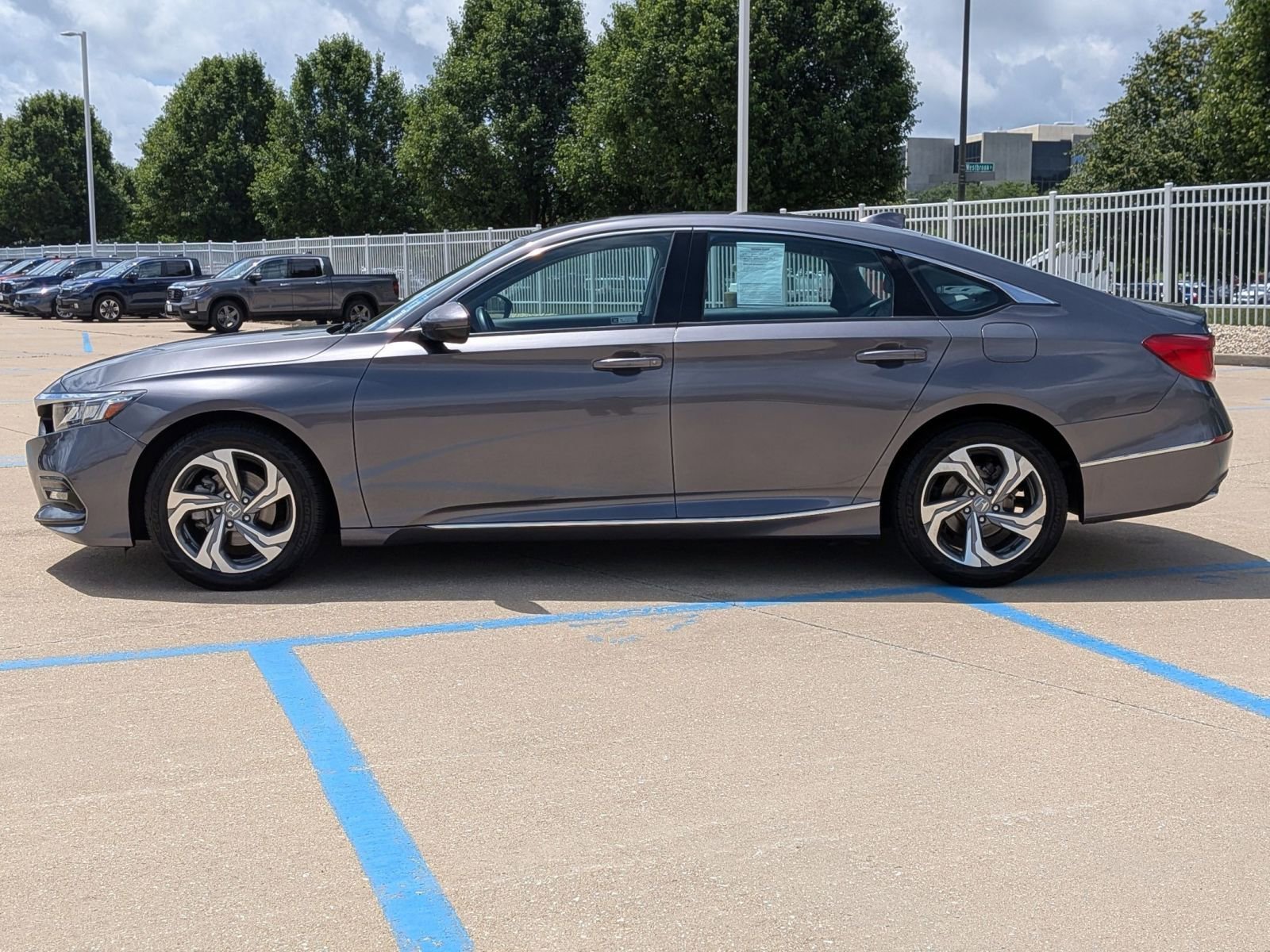 Certified Used 2018 Modern Steel Metallic Honda EX-L 1.5T image 10