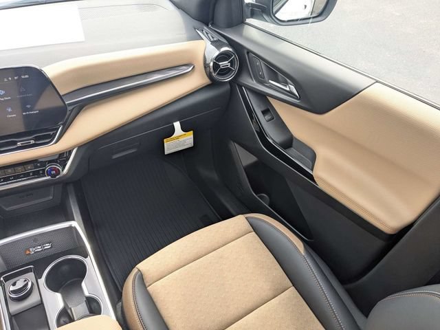 New 2027 Polar White Tricoat Chevrolet ACTIV image 18