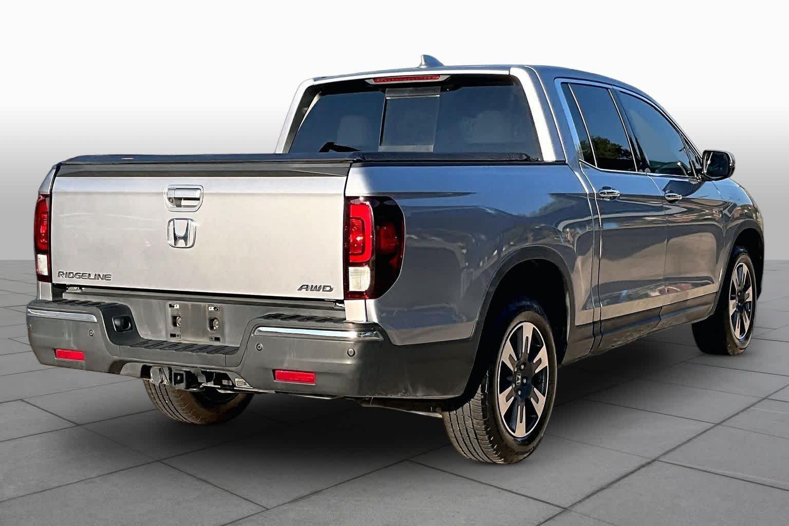 Certified Used 2019 Lunar Silver Metallic Honda RTL-E image 12