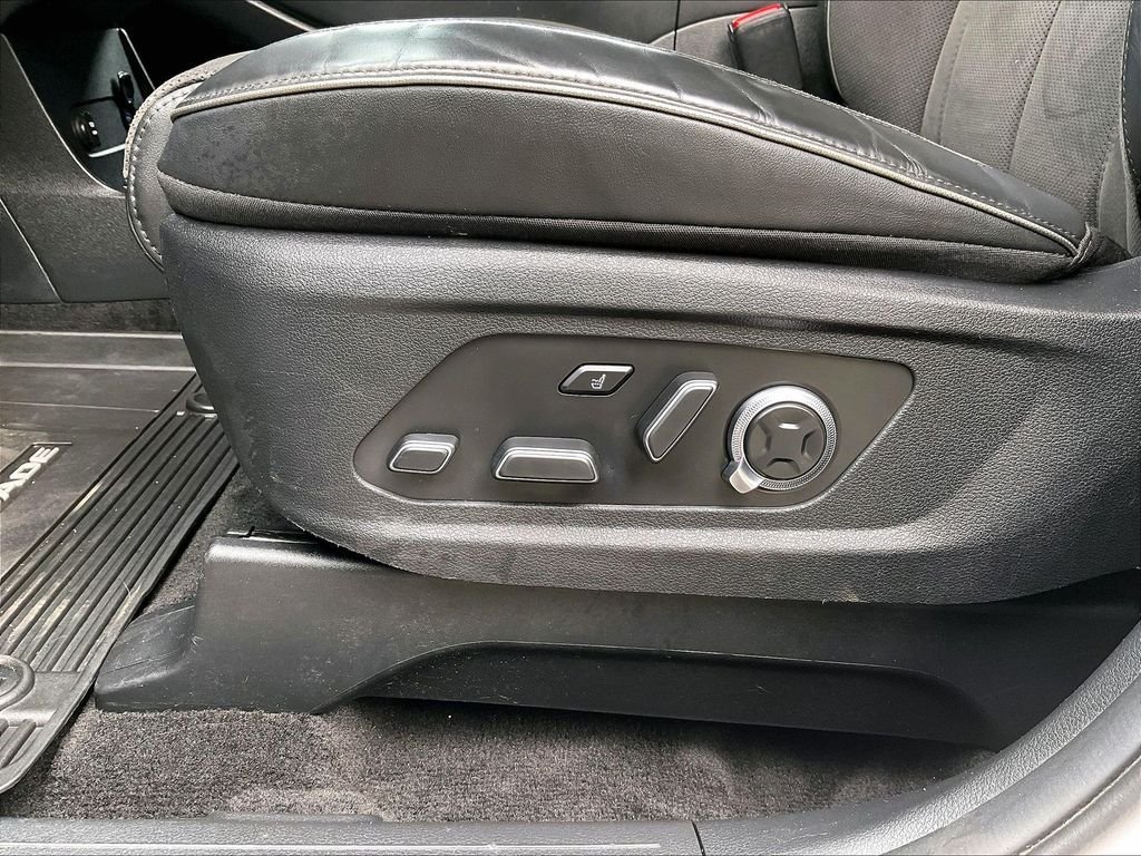 Used 2024 White Hyundai Calligraphy Night Edition image 28