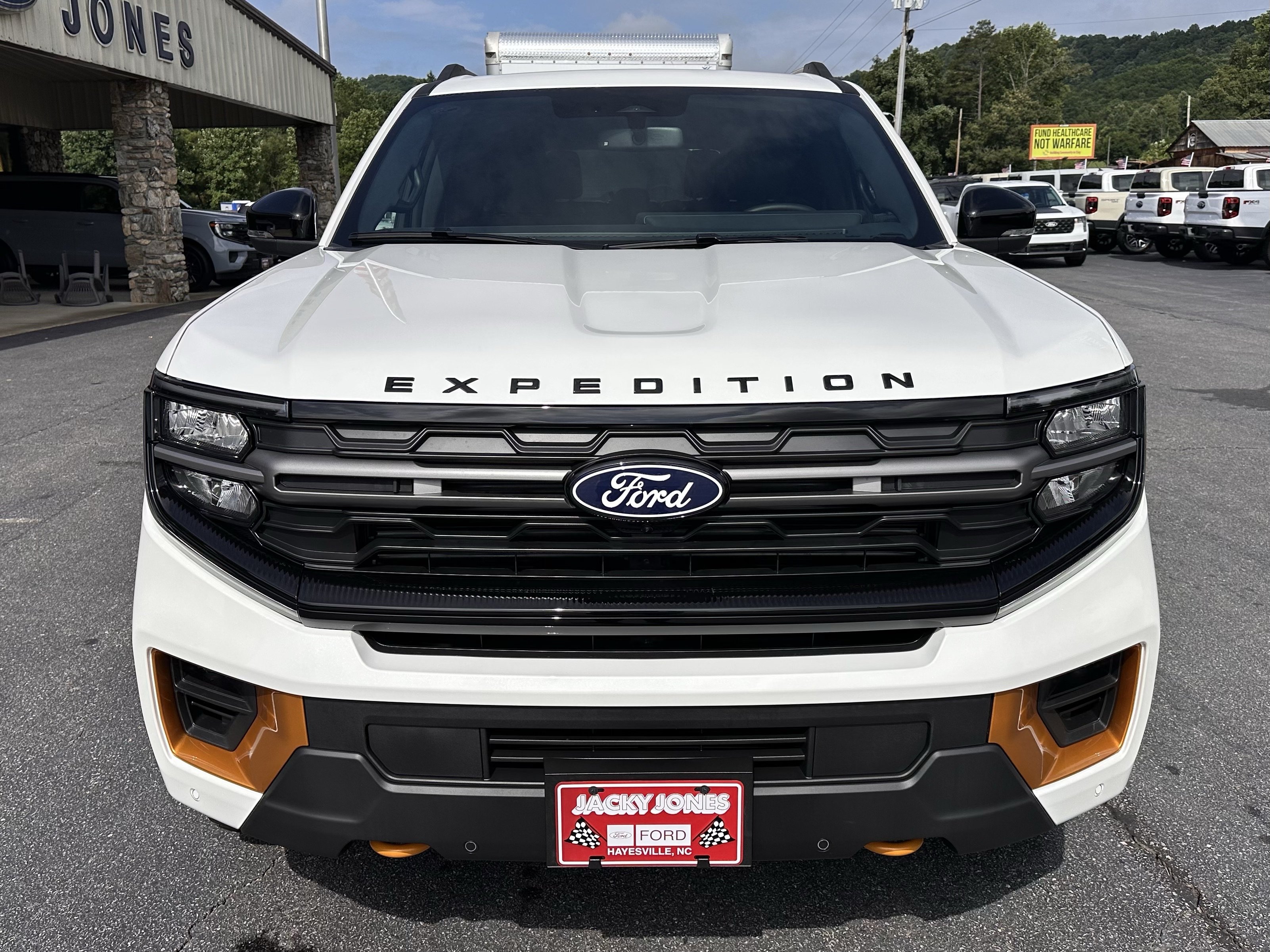 New 2027 Star White Metallic Tri-Coat Ford Tremor® image 3